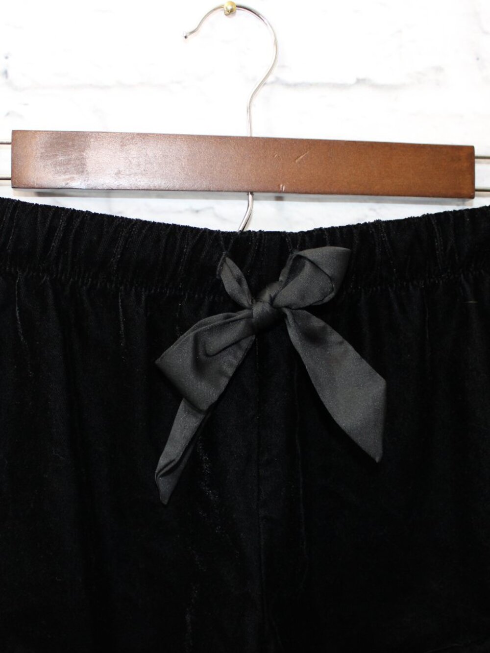 Victoria's Secret Velvet Ruffle Lounge Sleep Shorts Black Satin Bow Size Large - Picture 4 of 8